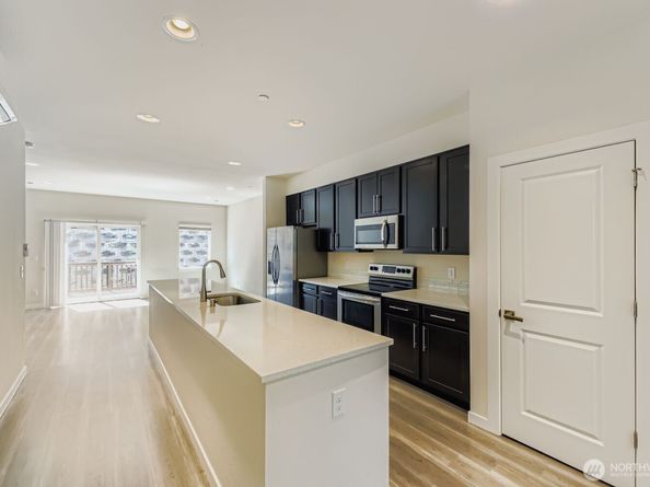 15720 Meadow Road A6, Lynnwood WA 98087