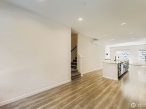 15720 Meadow Road A6, Lynnwood WA 98087