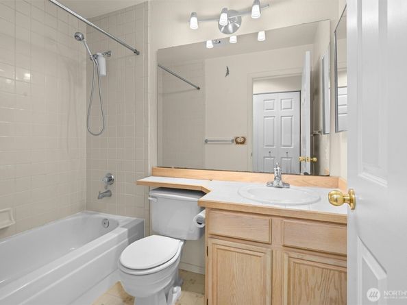 2540 118th Avenue SE 202, Bellevue WA 98005