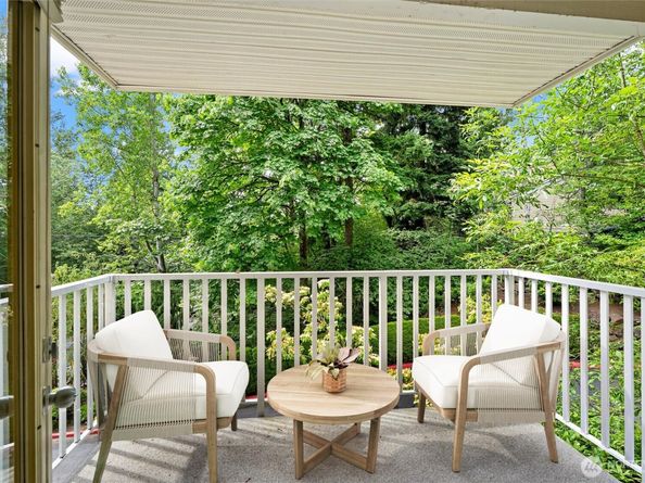 2540 118th Avenue SE 202, Bellevue WA 98005