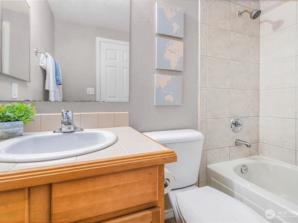1138 N 198th Street D303, Shoreline WA 98133
