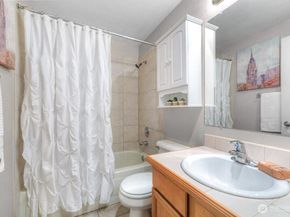 1138 N 198th Street D303, Shoreline WA 98133