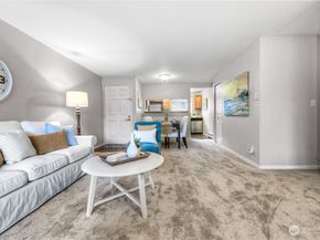 1138 N 198th Street D303, Shoreline WA 98133