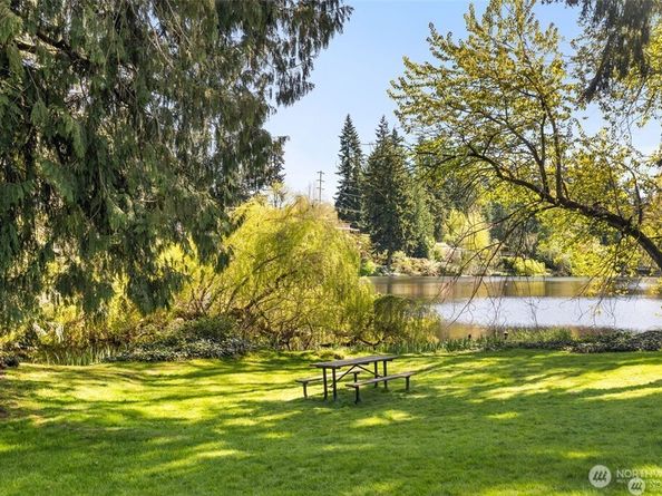 1138 N 198th Street D303, Shoreline WA 98133