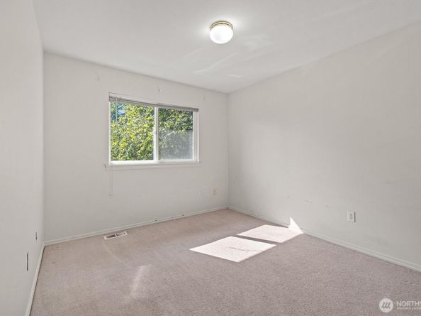 2320 NE 102nd Street, Seattle WA 98125
