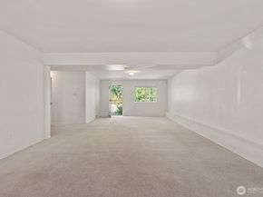 2320 NE 102nd Street, Seattle WA 98125