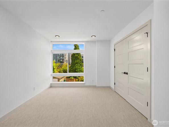 7011 9th Avenue NE, Seattle WA 98115