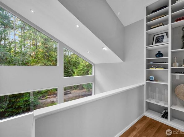 621 Bellevue Way SE, Bellevue WA 98004