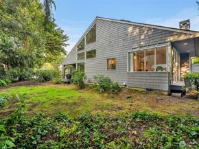 621 Bellevue Way SE, Bellevue WA 98004