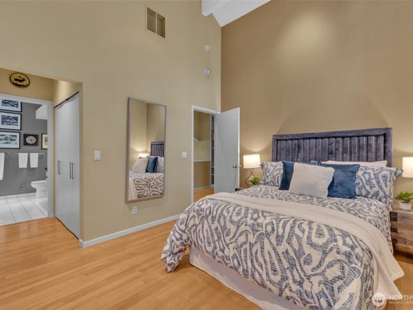 621 Bellevue Way SE, Bellevue WA 98004