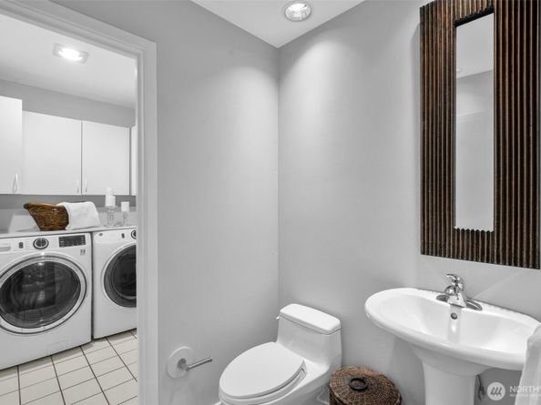 621 Bellevue Way SE, Bellevue WA 98004