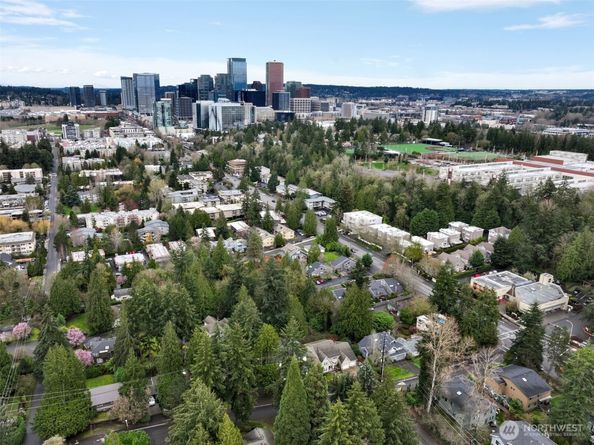 621 Bellevue Way SE, Bellevue WA 98004