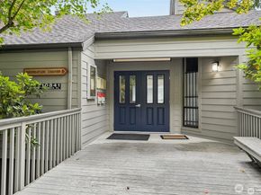 3518 109th Place NE 104, Bellevue WA 98004