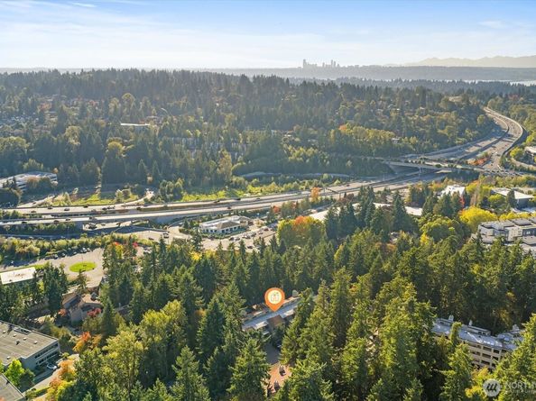 3518 109th Place NE 104, Bellevue WA 98004