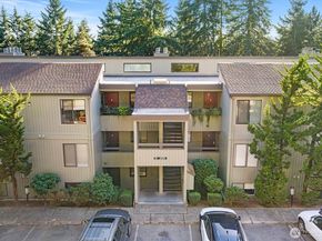 3518 109th Place NE 104, Bellevue WA 98004
