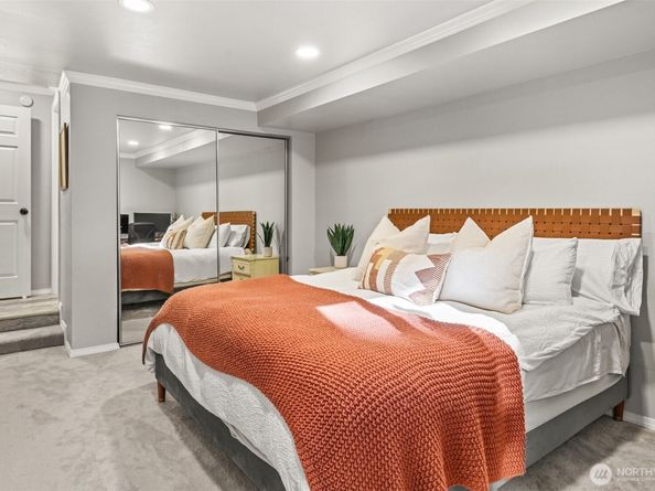 3518 109th Place NE 104, Bellevue WA 98004