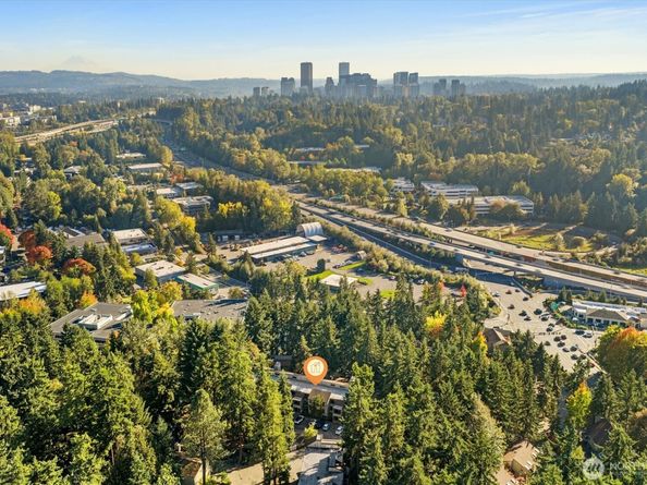 3518 109th Place NE 104, Bellevue WA 98004