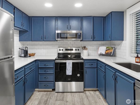 3518 109th Place NE 104, Bellevue WA 98004