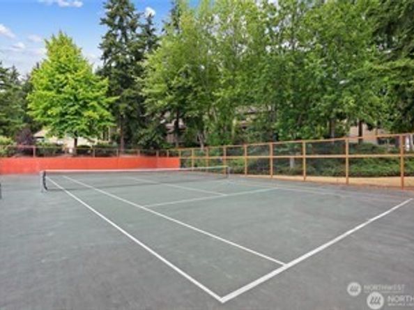 3518 109th Place NE 104, Bellevue WA 98004