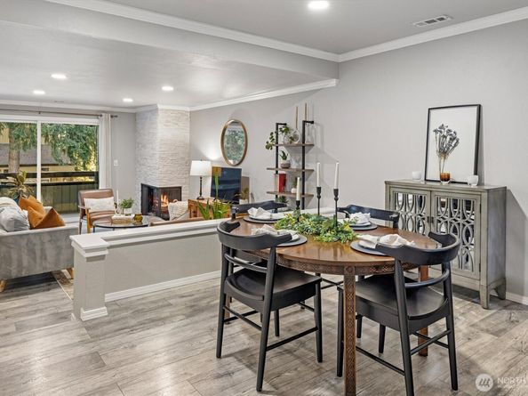 3518 109th Place NE 104, Bellevue WA 98004