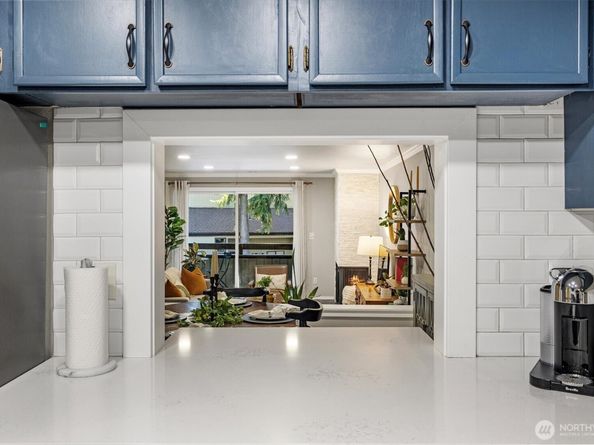 3518 109th Place NE 104, Bellevue WA 98004