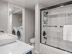 3518 109th Place NE 104, Bellevue WA 98004