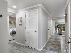 3518 109th Place NE 104, Bellevue WA 98004