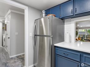 3518 109th Place NE 104, Bellevue WA 98004