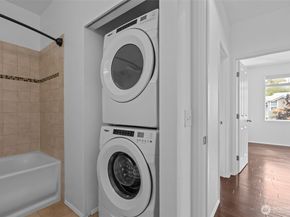 535 241st Lane SE, Sammamish WA 98074