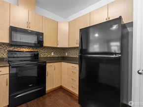 535 241st Lane SE, Sammamish WA 98074