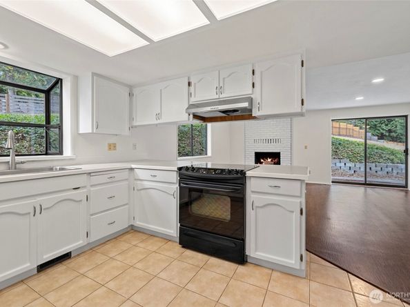 18428 146th Avenue NE, Woodinville WA 98072