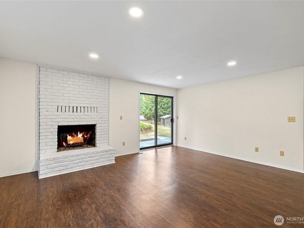18428 146th Avenue NE, Woodinville WA 98072