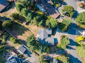 18428 146th Avenue NE, Woodinville WA 98072