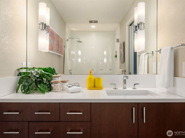701 17th Avenue 305, Seattle WA 98122