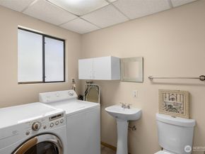 19613 138th Avenue SE, Renton WA 98058