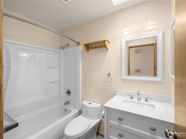19613 138th Avenue SE, Renton WA 98058
