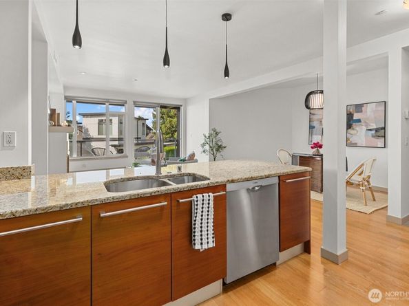 631 Market Street 203, Kirkland WA 98033