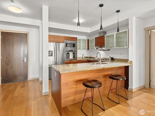 631 Market Street 203, Kirkland WA 98033