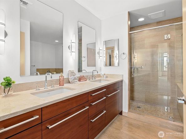 631 Market Street 203, Kirkland WA 98033