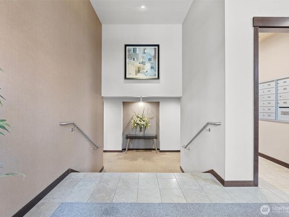 631 Market Street 203, Kirkland WA 98033