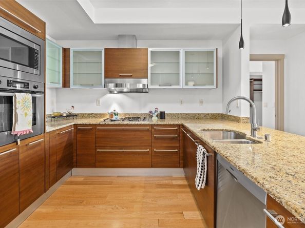 631 Market Street 203, Kirkland WA 98033