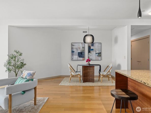 631 Market Street 203, Kirkland WA 98033