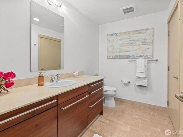 631 Market Street 203, Kirkland WA 98033