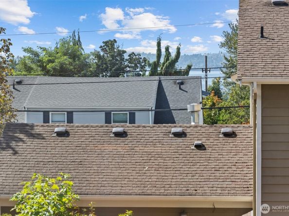 631 Market Street 203, Kirkland WA 98033