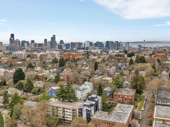 427 19th Avenue E, Seattle WA 98112