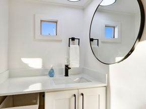 360 W Ewing Street C26, Seattle WA 98119