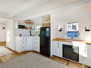 360 W Ewing Street C26, Seattle WA 98119