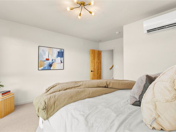 2273 14th Avenue W, Seattle WA 98119