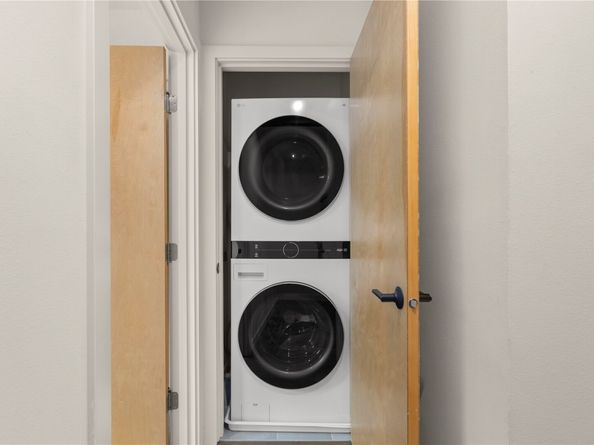 2273 14th Avenue W, Seattle WA 98119