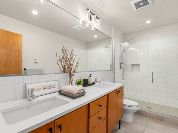 2273 14th Avenue W, Seattle WA 98119